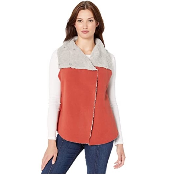 True Grit Jackets & Blazers - Dylan by True Grit Micro Fleece Mock Poppy Vest